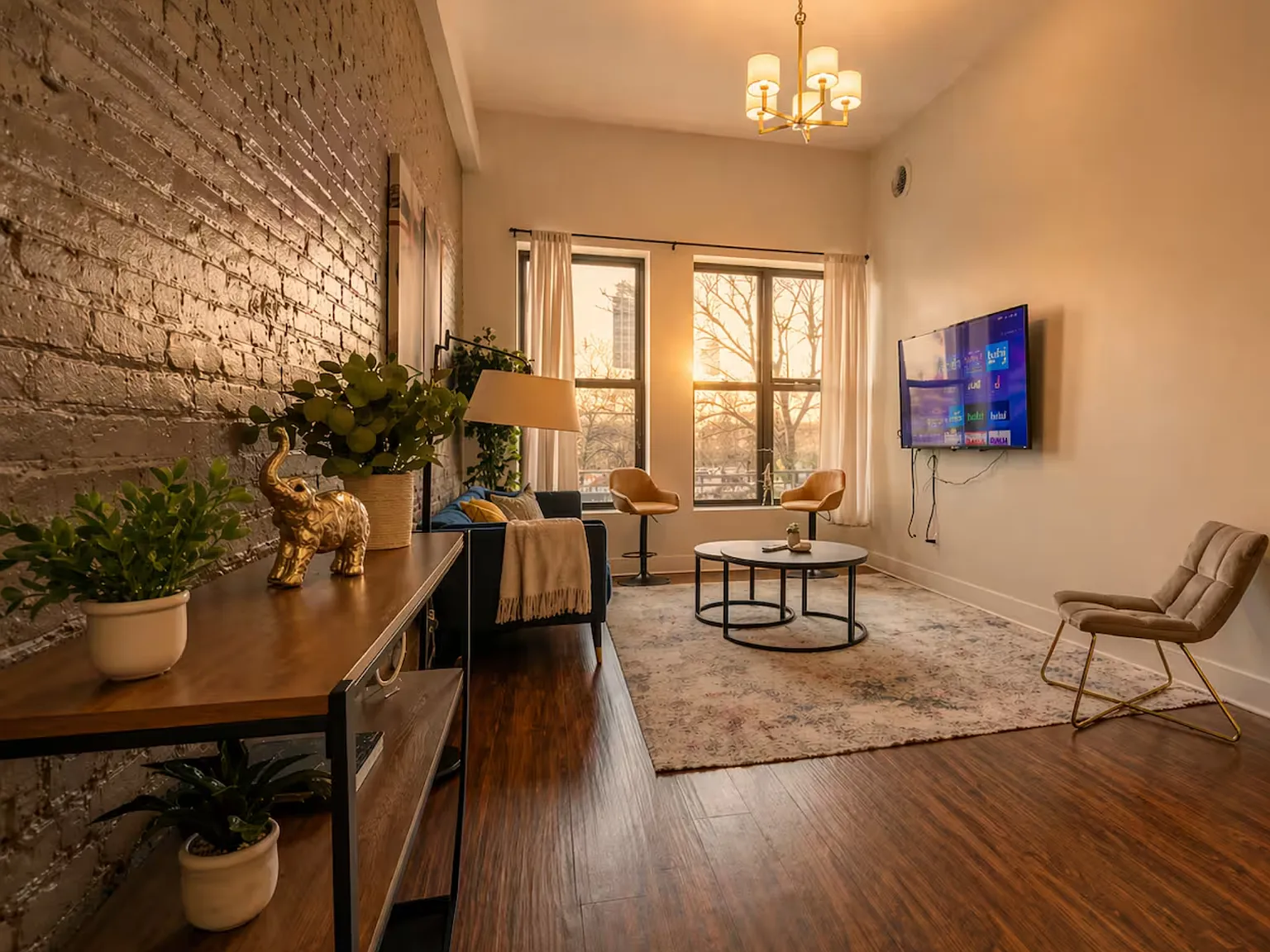 3 bed, 950 sqft, $3,100 — Photo 3
