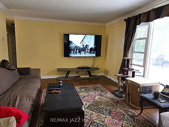 3rd image of 61 Gilbert Rd