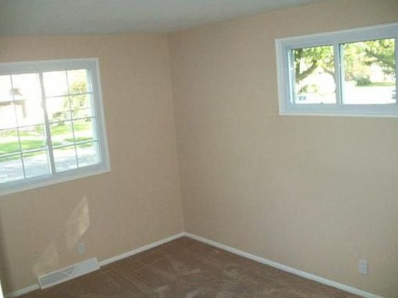 3rd image of 1745 Winston Dr