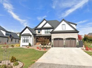 904 Leander Dr, Forest, VA 24551