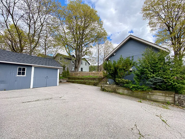 41 Arnold Cres #2 — Photo 17
