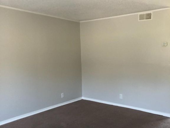 3rd image of 1027 Harold Dr