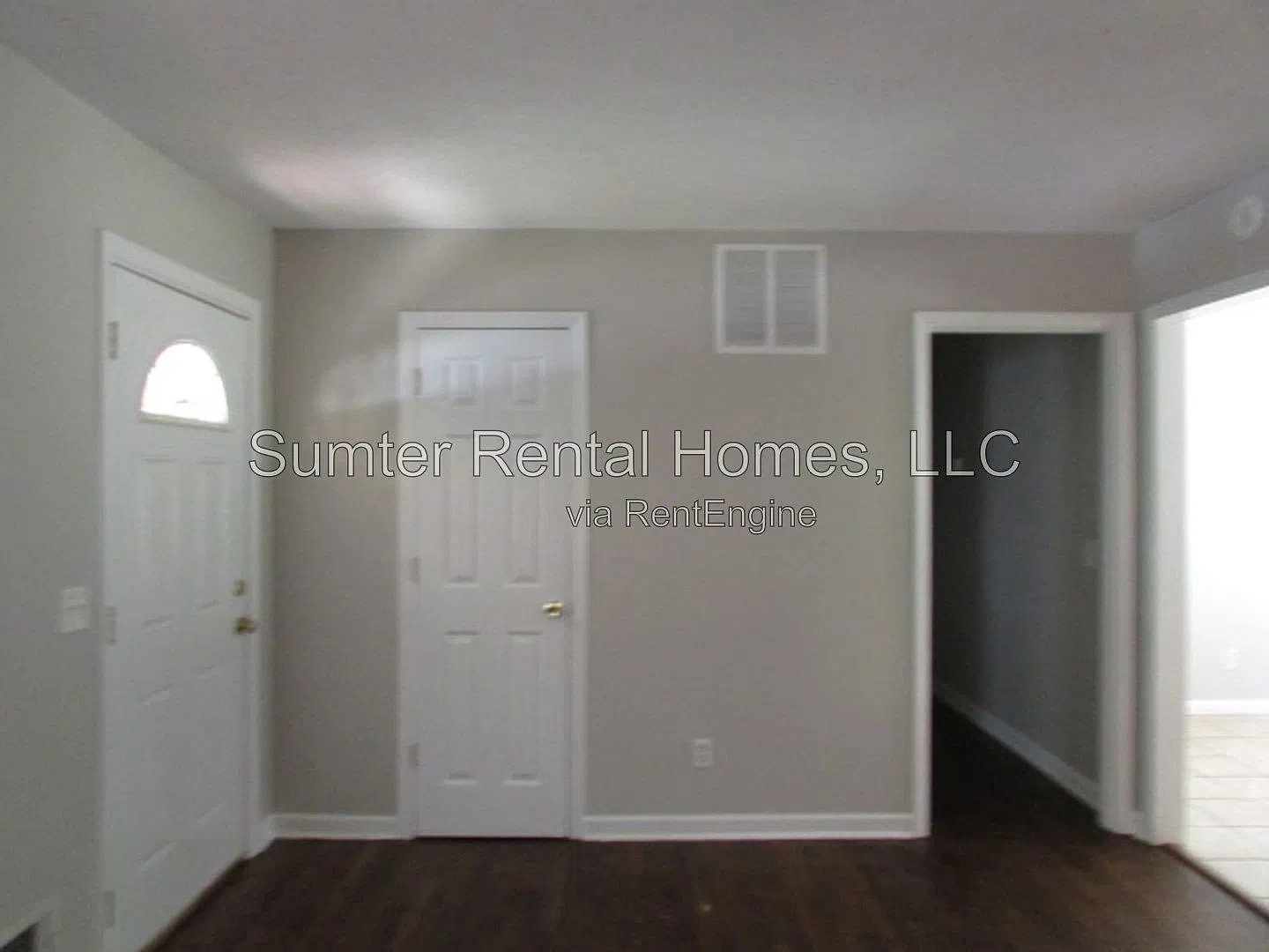 3 bed, 1.0 bath, 966 sqft, $1,095 — Photo 3