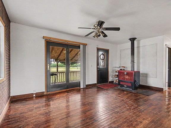 5th image of 3667 Bradford Rd