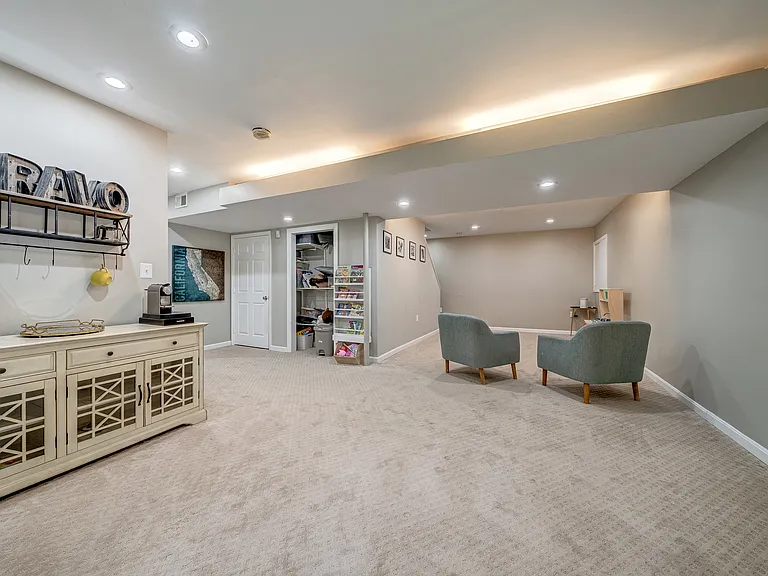 1219 Rowland Dr — Photo 20