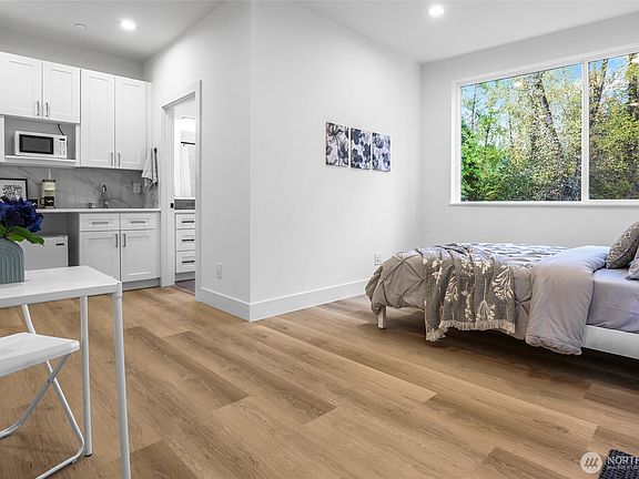 4th image of 10628 E Riverside Dr