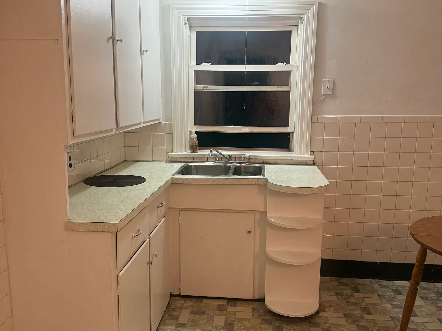 2 bed, $1,100 — Photo 2