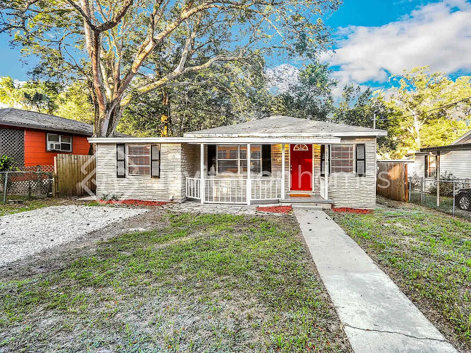 8718 N Mandarine Pl