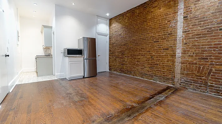 Rented by Camelot Realty Group | media 22