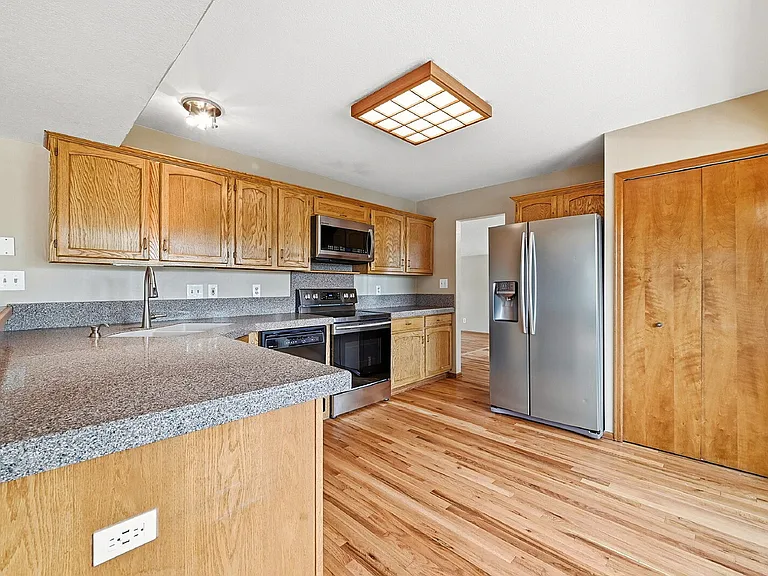 110 Mobray Ct — Photo 10