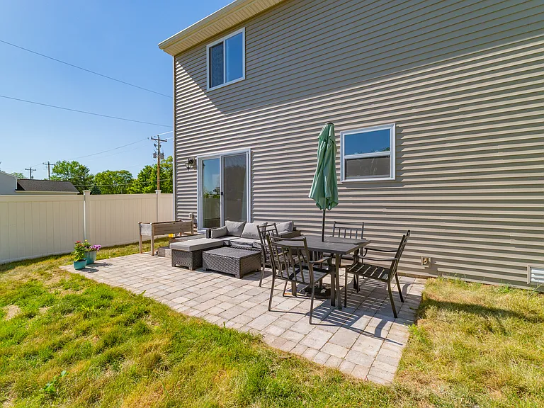 25091 Front Ave — Photo 29