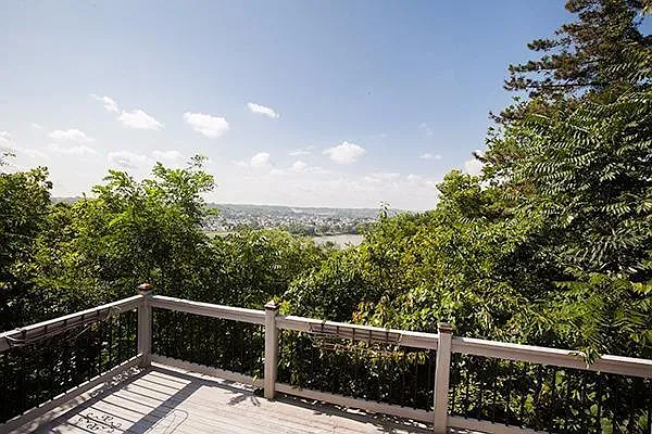 3 bed, 3.5 bath, 3602 sqft, $3,200 — Photo 3