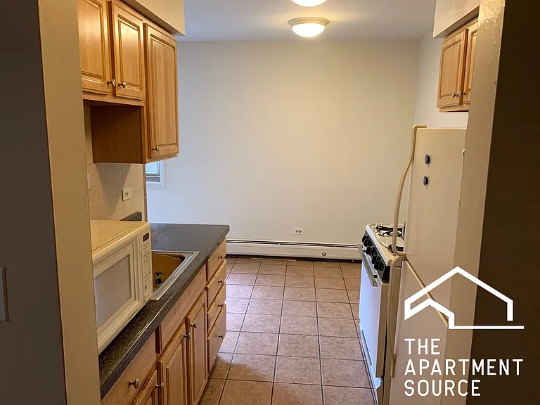 8258 Niles Center Rd #E3 — Photo 1