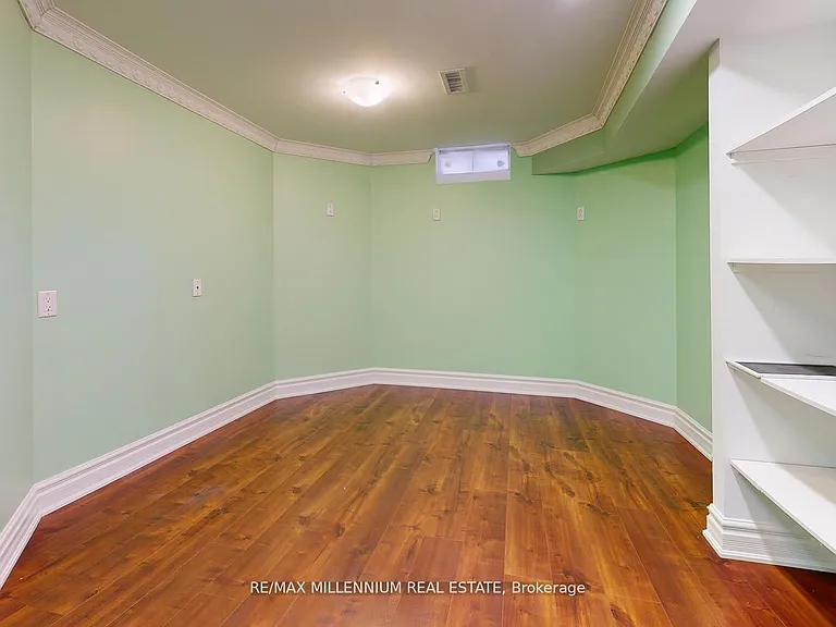 51 Kincardine St — Photo 44