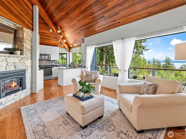 14581 NW Honeyhill Loop, Seabeck, WA 98380