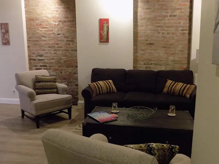 1215 N Marion Ct #1F — Photo 4
