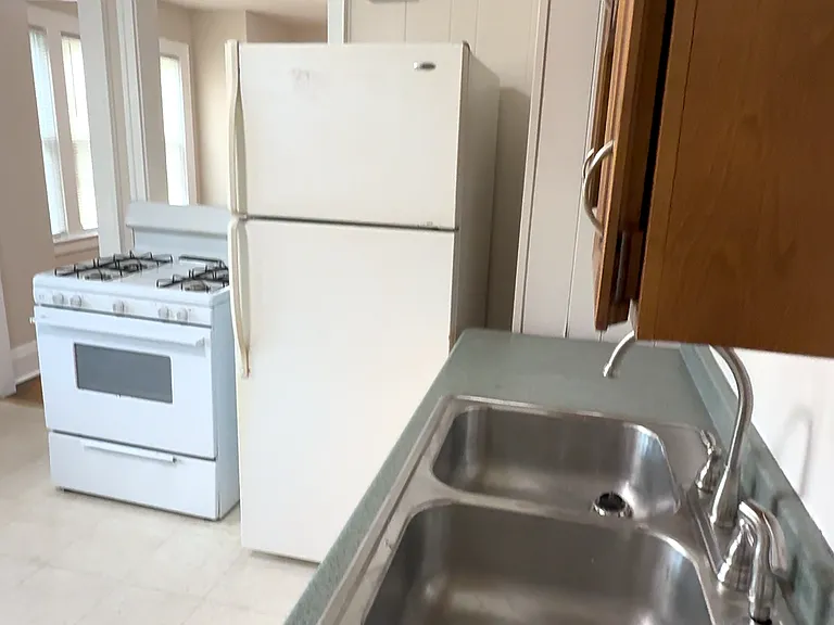 151 Fellows Ave — Photo 6