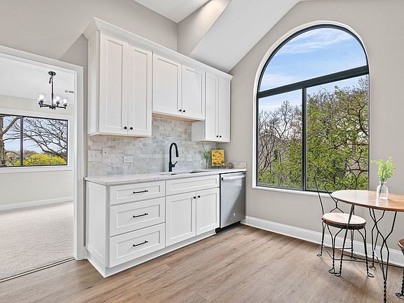 5th image of 753 Shoreline Rd #0