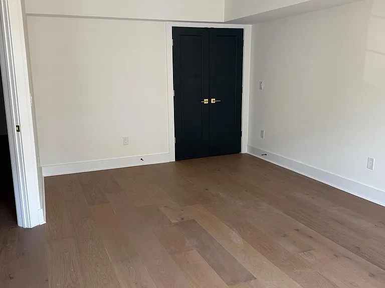 7519 Ridge Ave — Photo 10