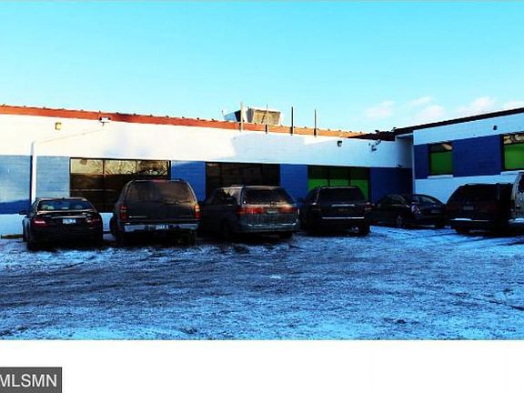 5th image of 946 University Ave W