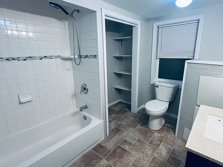 937 E Jarvis Ave — Photo 11