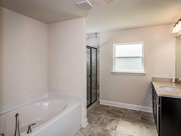 5th image of 13009 SW Pembroke Cir S