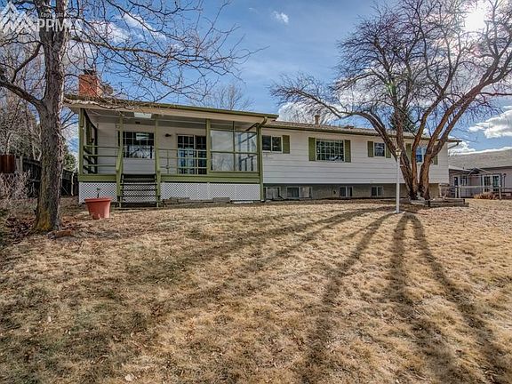 1/4 Acre Lot, Private Yard With Views