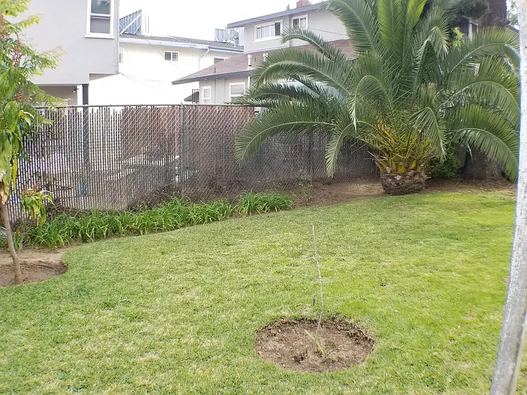512 S Flower St — Photo 33