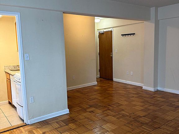 4th image of 2141 I St NW APT 516