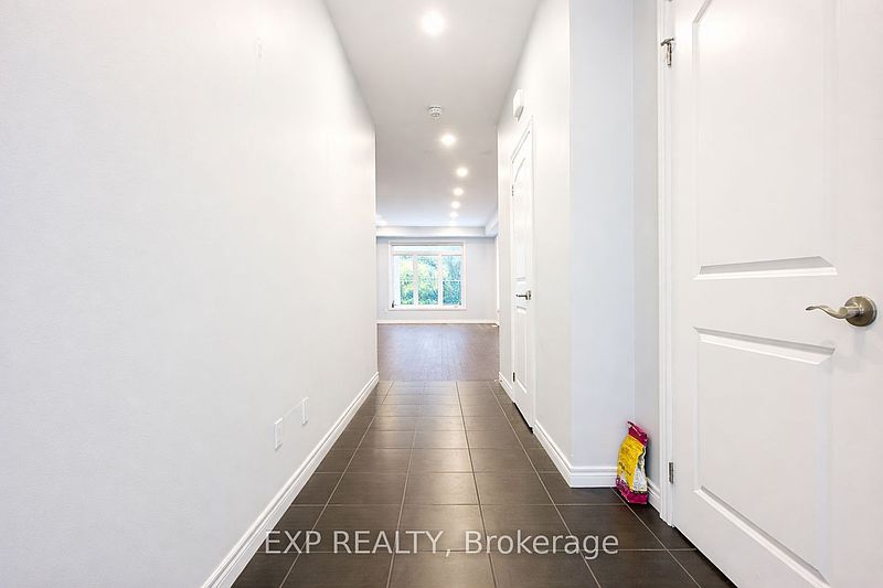 Kitchener House for rent - 4 Bedrooms — photo 2