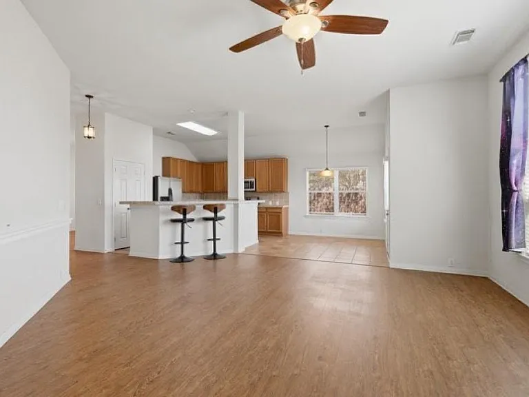 2607 Sun Cove Ln — Photo 6