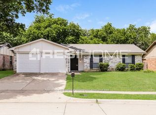 217 Countryside Dr, Arlington, TX 76014