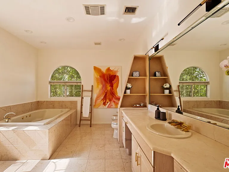 5150 Bellaire Ave — Photo 18