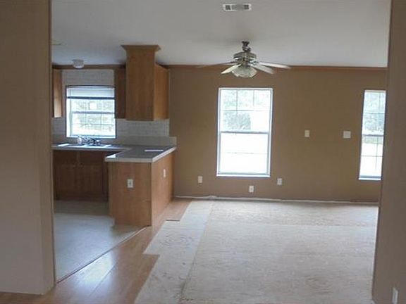 3rd image of 708 Klinger Ct