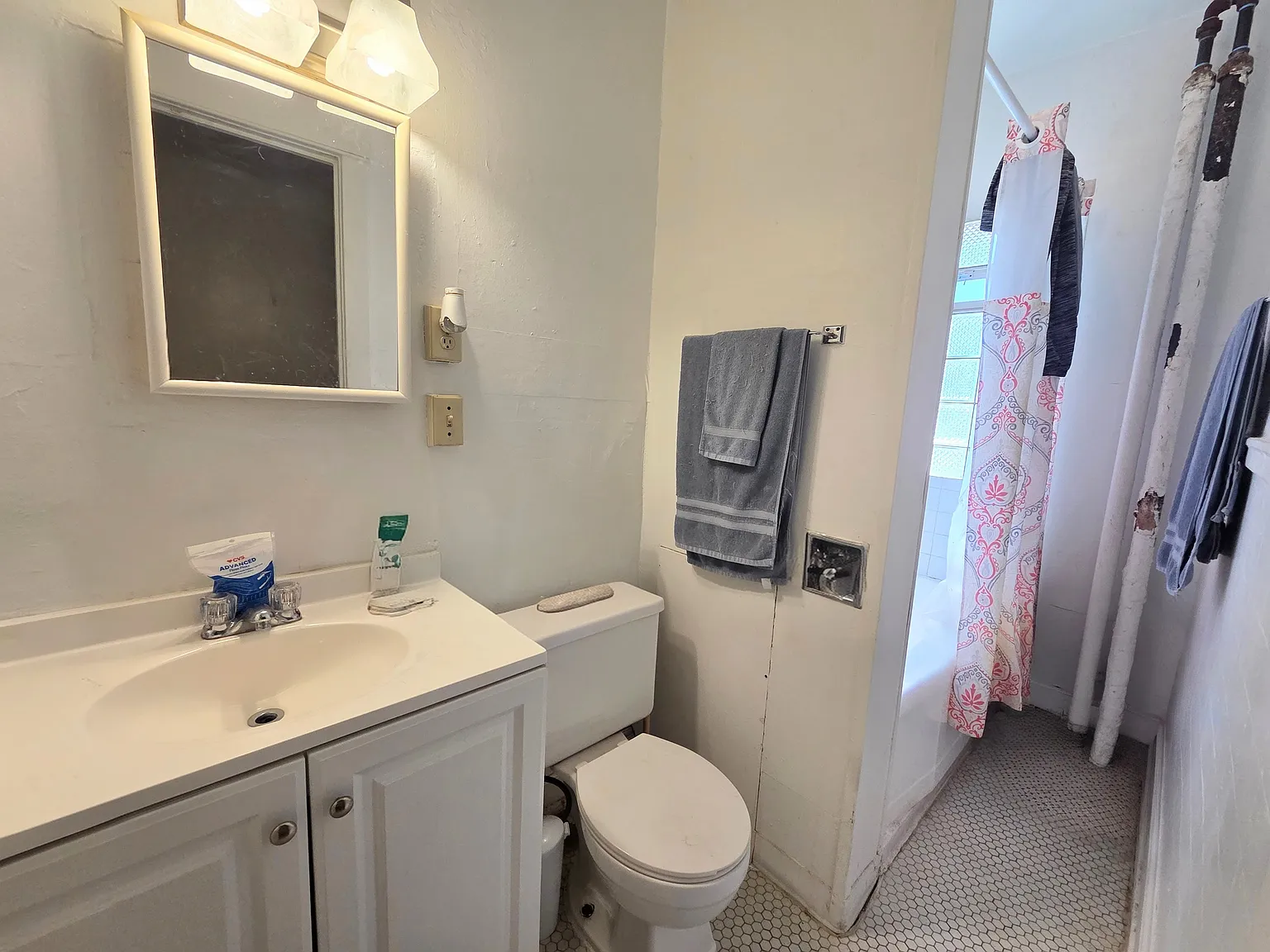 1 bed, 800 sqft, $1,050 — Photo 3