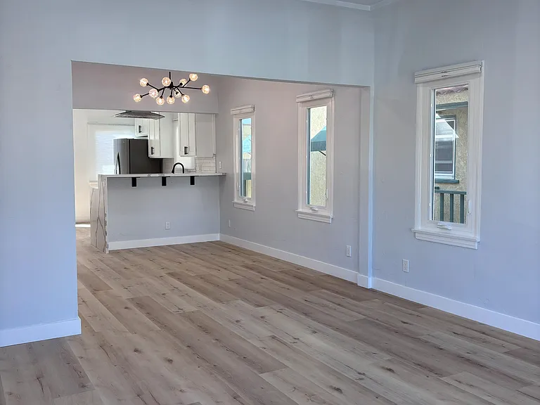 31 Saint Joseph Ave — Photo 6