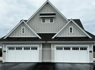 47 Spring Farm Rd, North Oaks, MN 55127