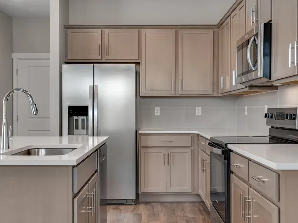 22245 E 6th Ave, Aurora, CO 80018