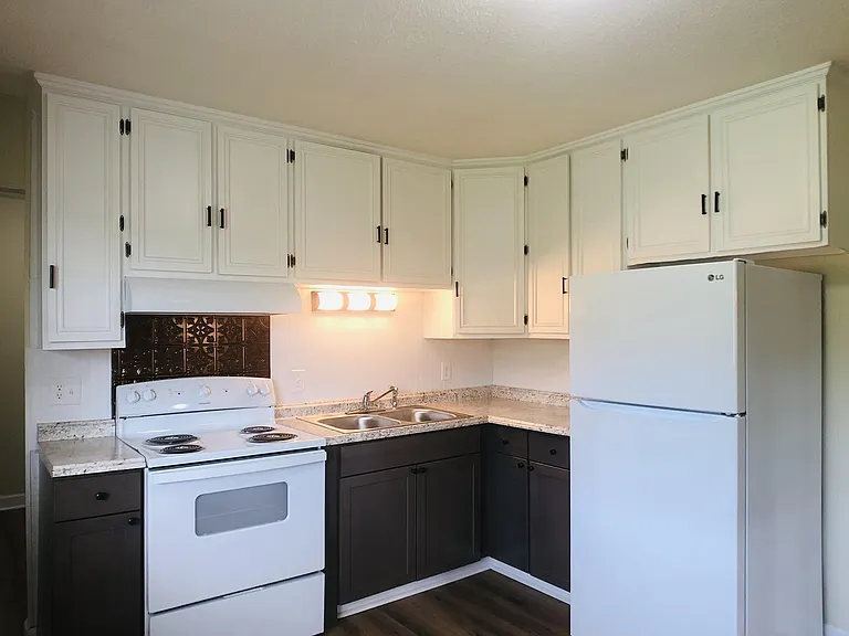 871 Windy Ridge Rd — Photo 3