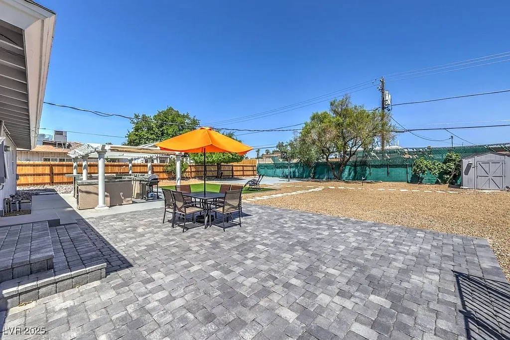 3 bed, 2.0 bath, 1273 sqft, $2,895 — Photo 3