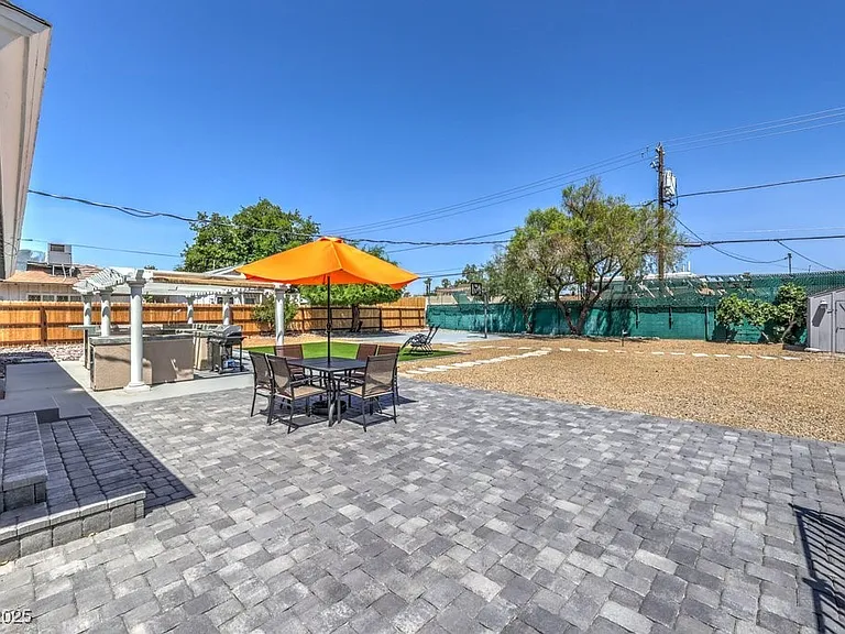 2400 Sherman Pl — Photo 2