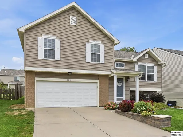 19510 W St, Omaha, NE 68135