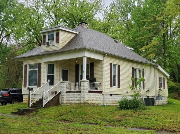 430 E 6th St, Mount Carmel, IL 62863