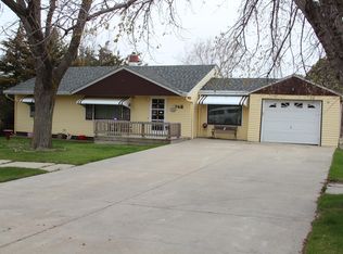 742 W 8th St, Winner, SD 57580