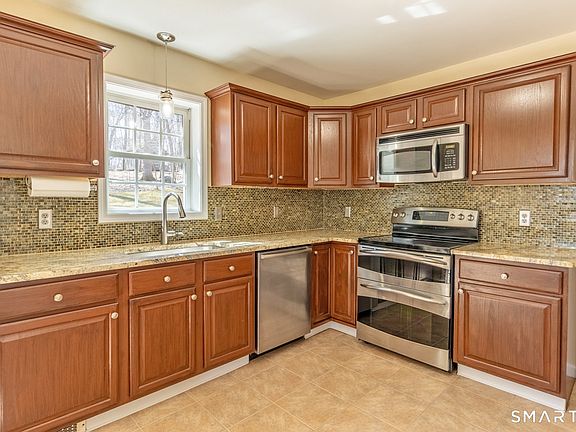 2nd image of 17 Flatbrook Road