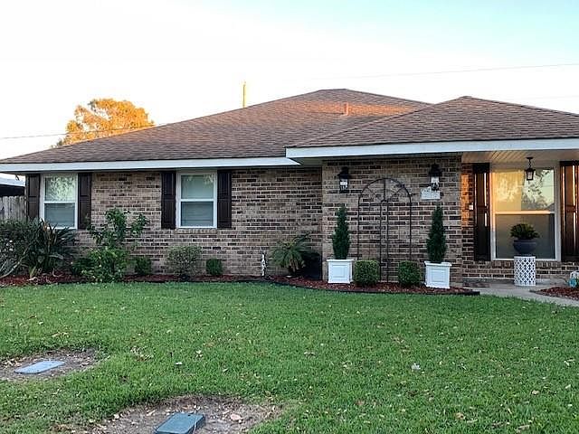 2nd image of 212 River Point Dr