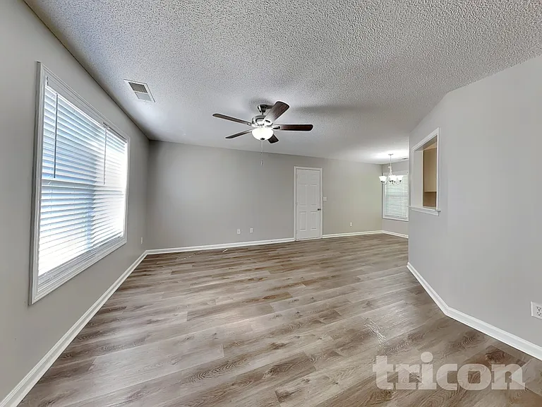 73 Seagrave Ct — Photo 4