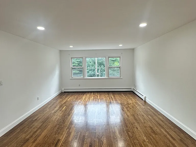 188 Midland Ave #1A — Photo 8