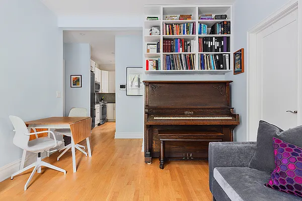 Rented by Compass | media 9