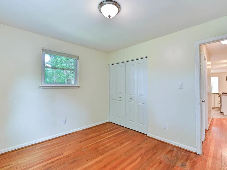 8700 Sudbury Pl — Photo 12